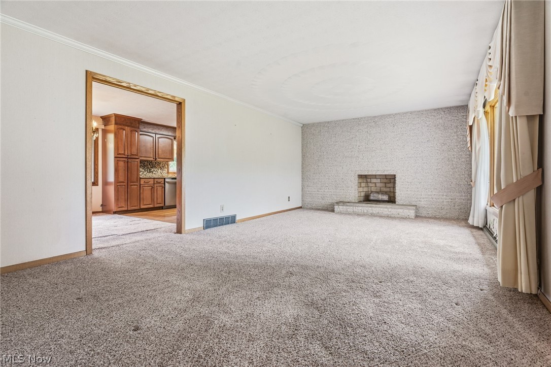1129 Oak Tree Road Akron, OH 44320 - Photo 6 of 29 Gallery Image 6