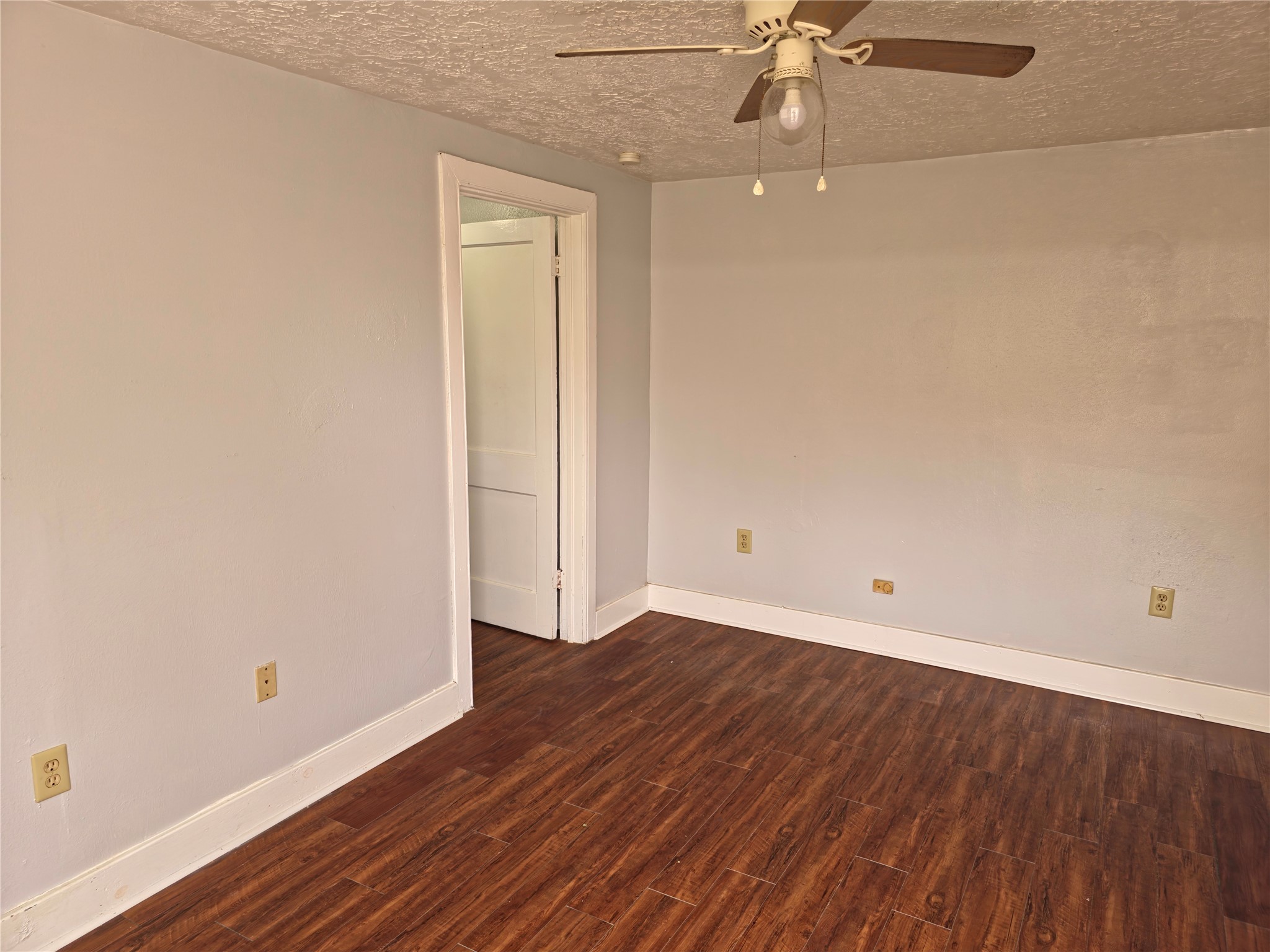 207 Moody Street, Unit 4 Houston, TX 77009 - Photo 7 of 11 wooden floor in an empty room