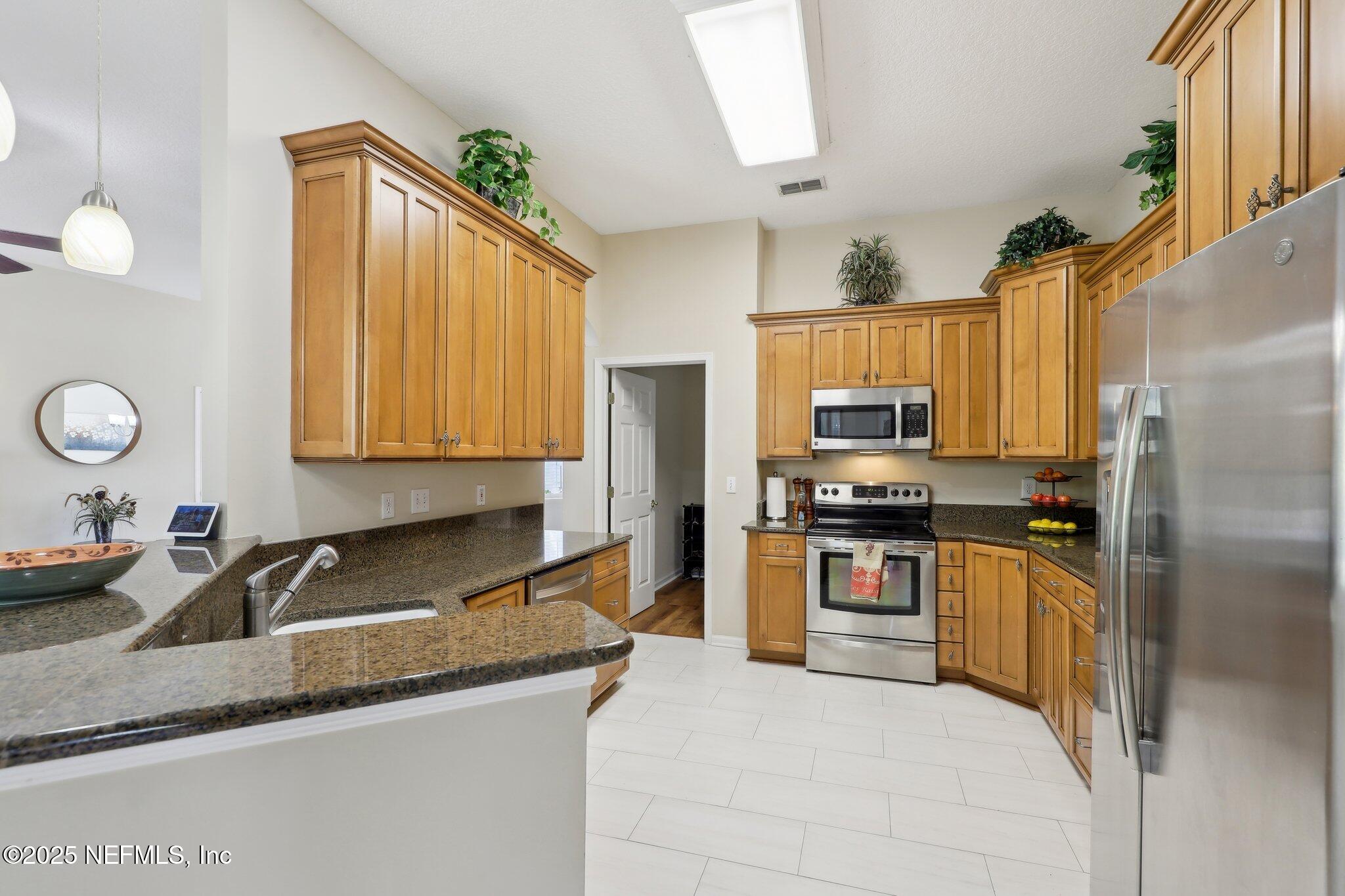 1856 Inlet Cove Court Fleming Island, FL 32003 - Photo 18 of 65 Kitchen