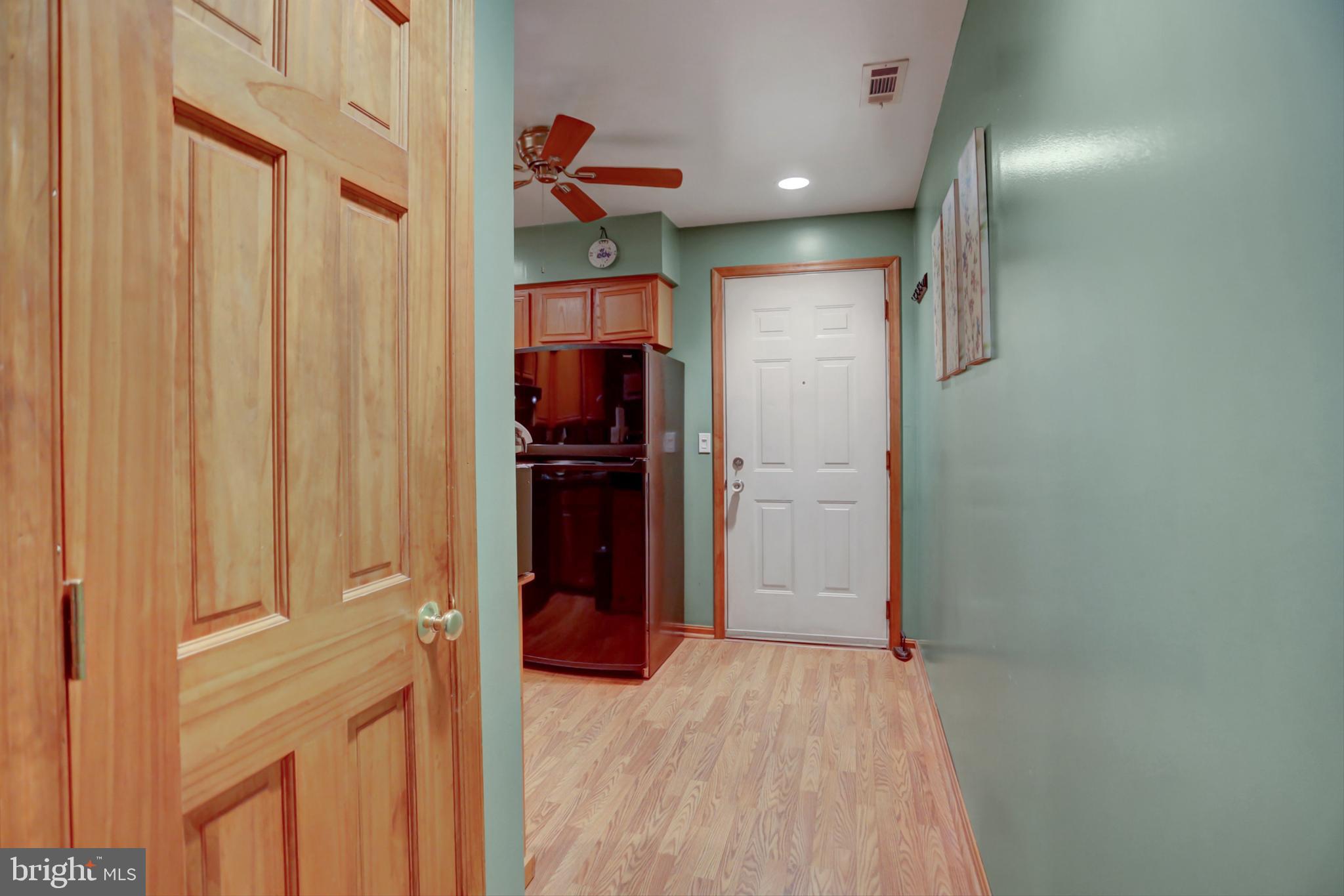 11920 Liberty Road, Unit 106A Frederick, MD 21701 - Photo 9 of 21 Entry with table space