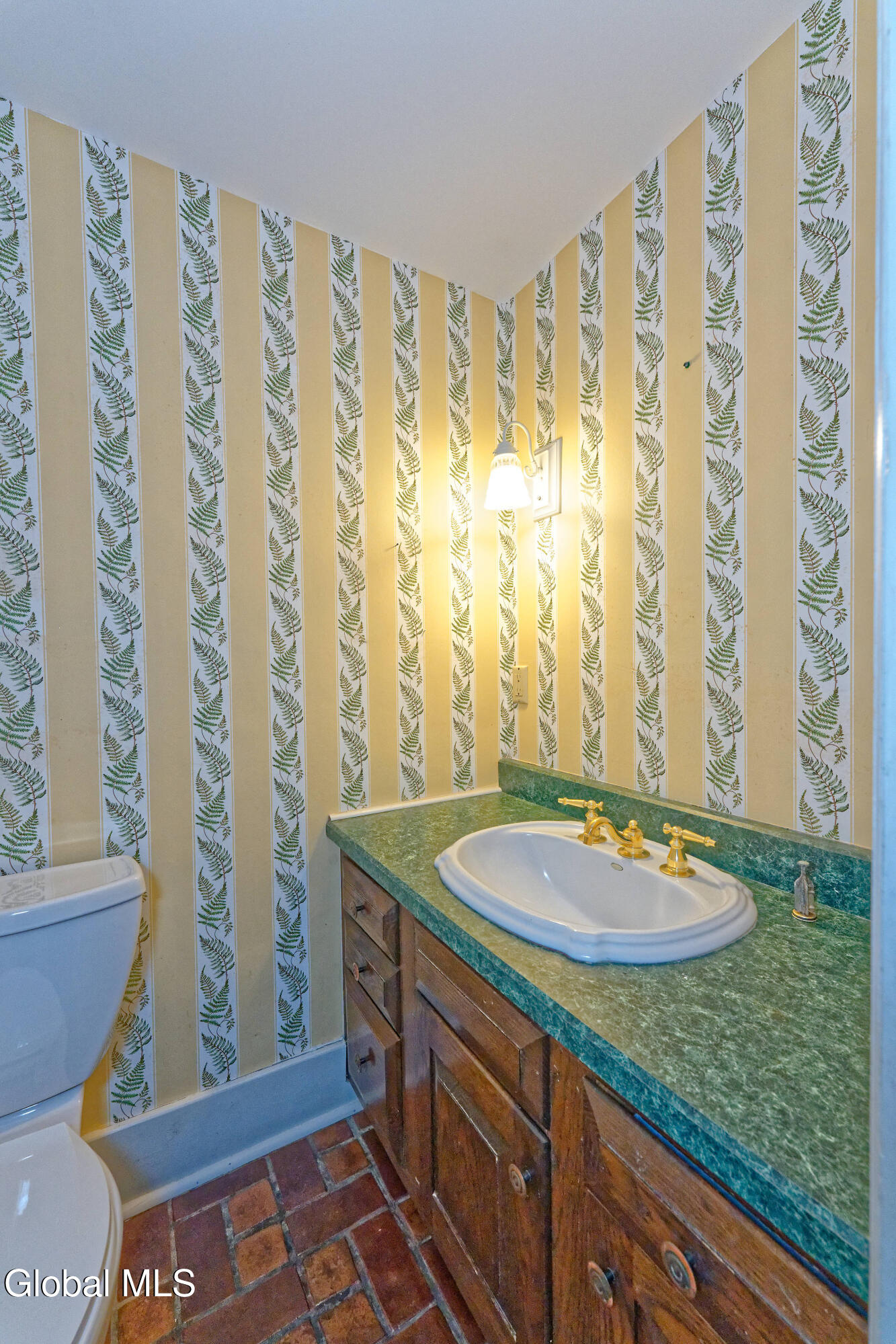 3 Groesbeck Place Bethlehem, NY 12054 - Photo 38 of 58 9 Bathroom 4