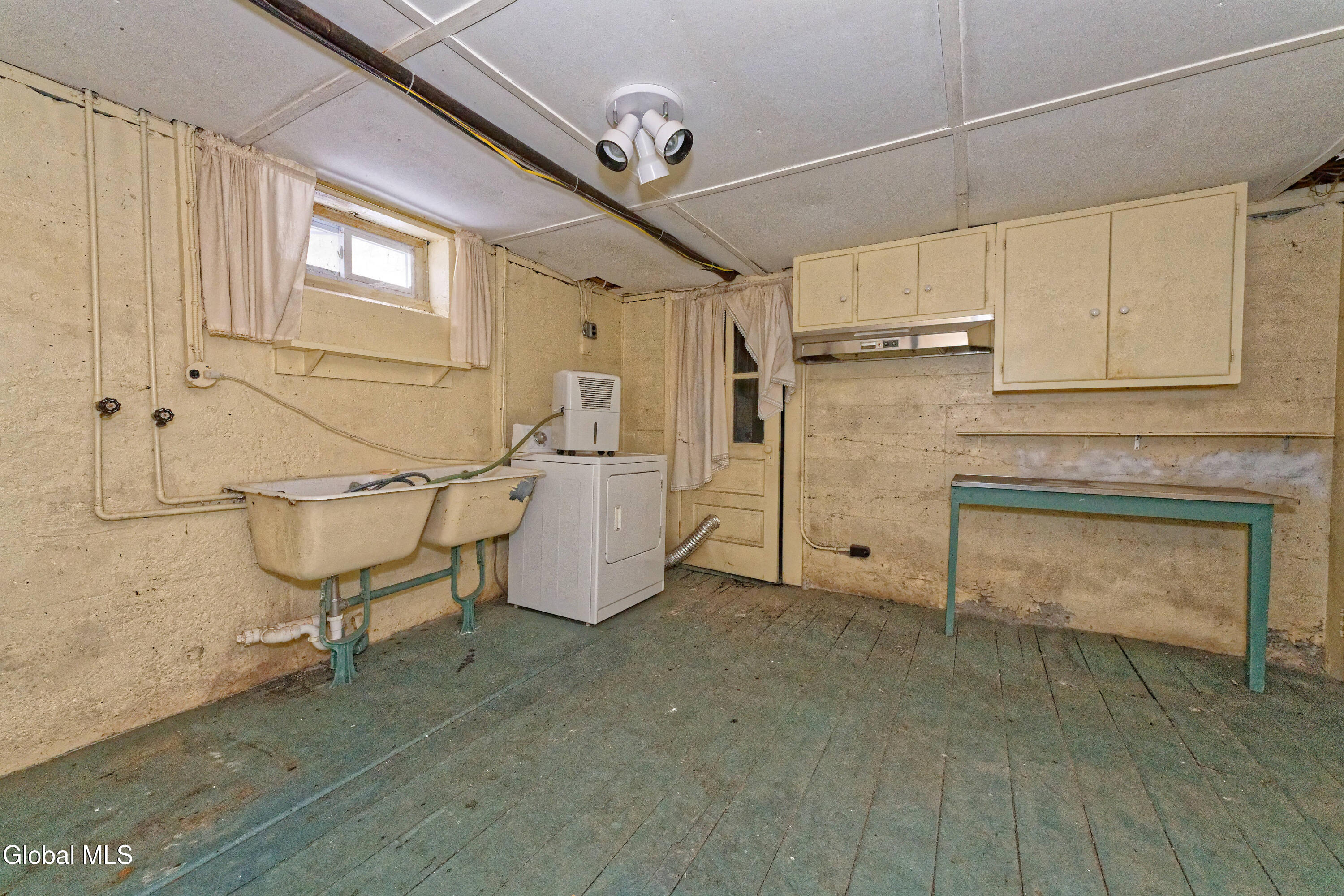 3 Groesbeck Place Bethlehem, NY 12054 - Photo 44 of 58 10 Basement 6