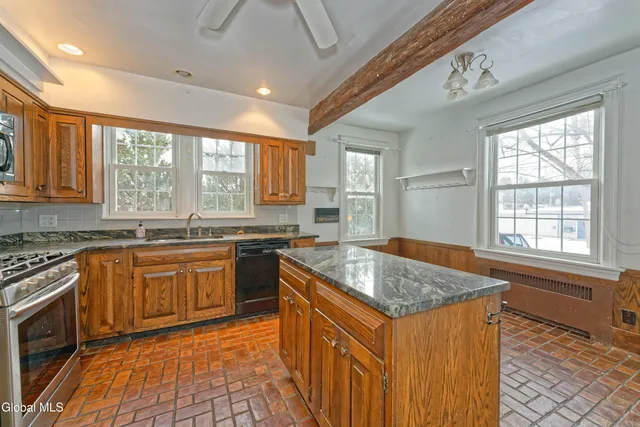 $449,999 | 3 Groesbeck Place, Bethlehem, NY 12054