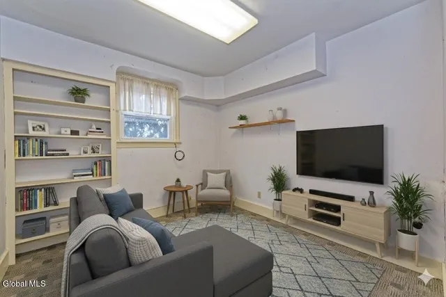 $449,999 | 3 Groesbeck Place, Bethlehem, NY 12054