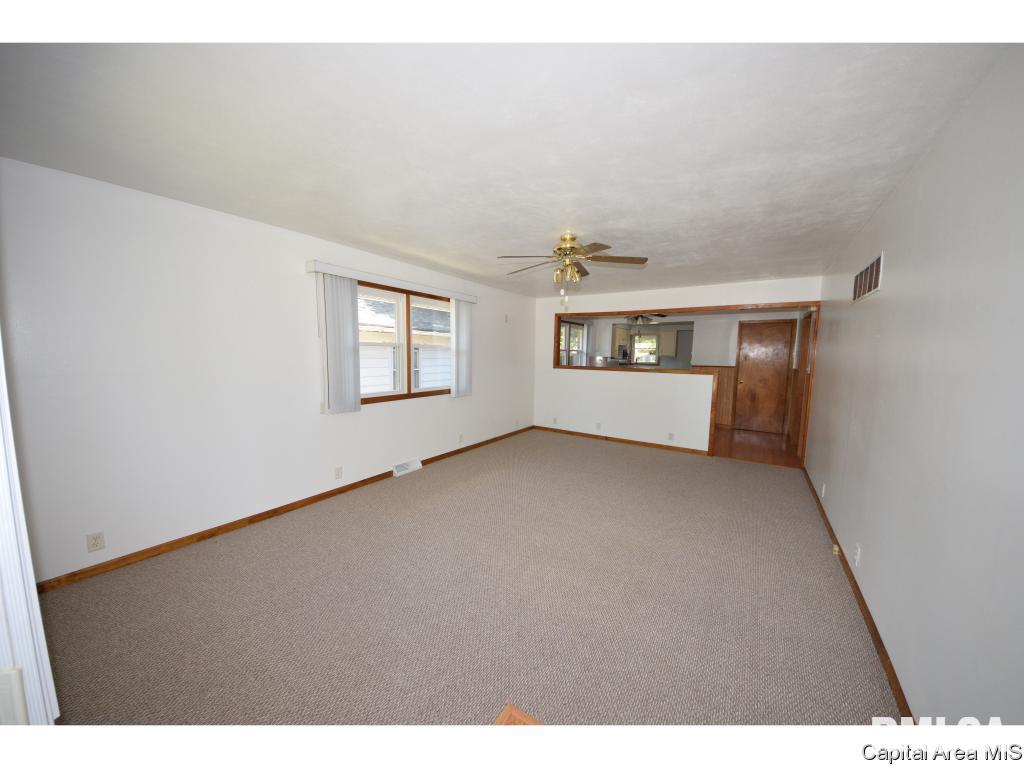 2608 East Keys Avenue Springfield, IL 62702 - Photo 4 of 19