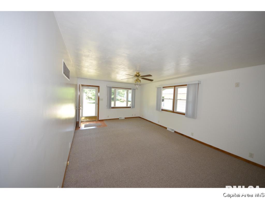 2608 East Keys Avenue Springfield, IL 62702 - Photo 5 of 19