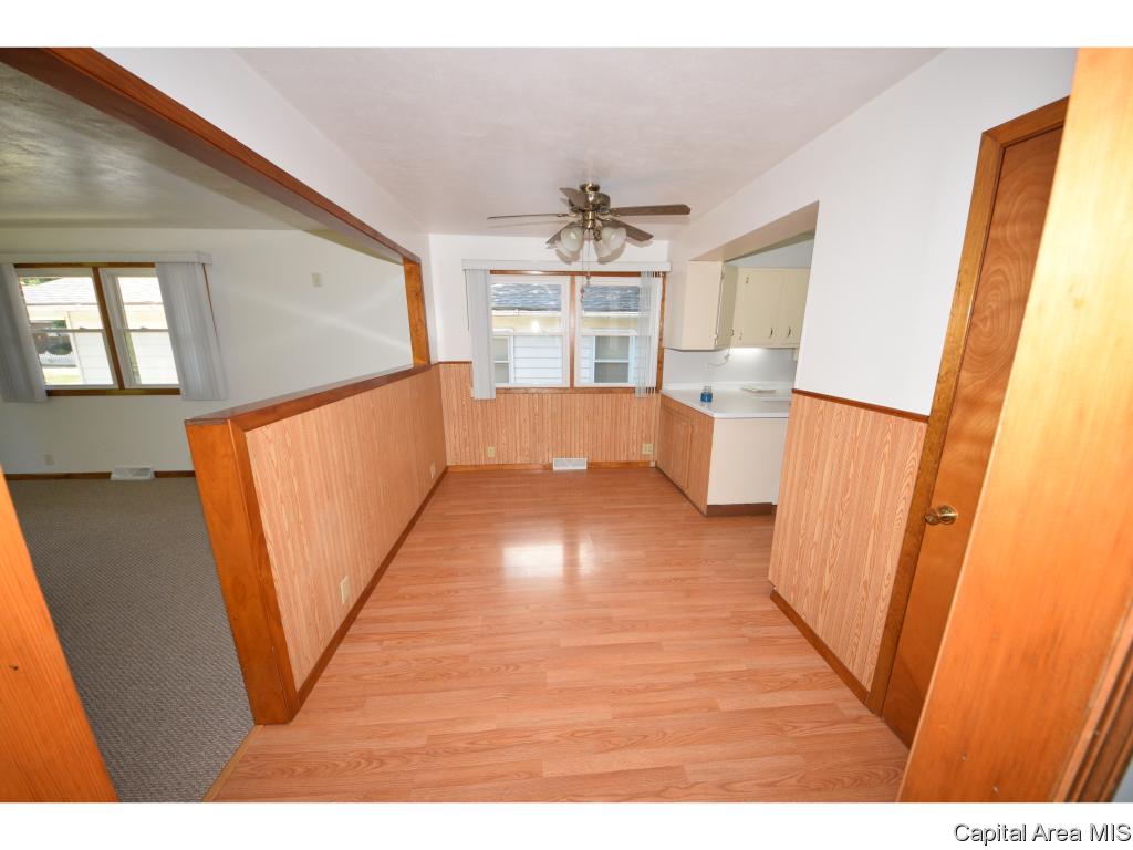 2608 East Keys Avenue Springfield, IL 62702 - Photo 8 of 19