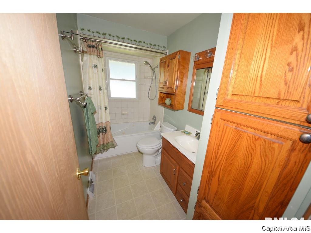 2608 East Keys Avenue Springfield, IL 62702 - Photo 10 of 19