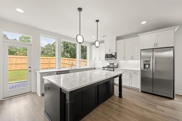 $2,900 | 450 Grand Oaks Road, Tallahassee, FL 32317