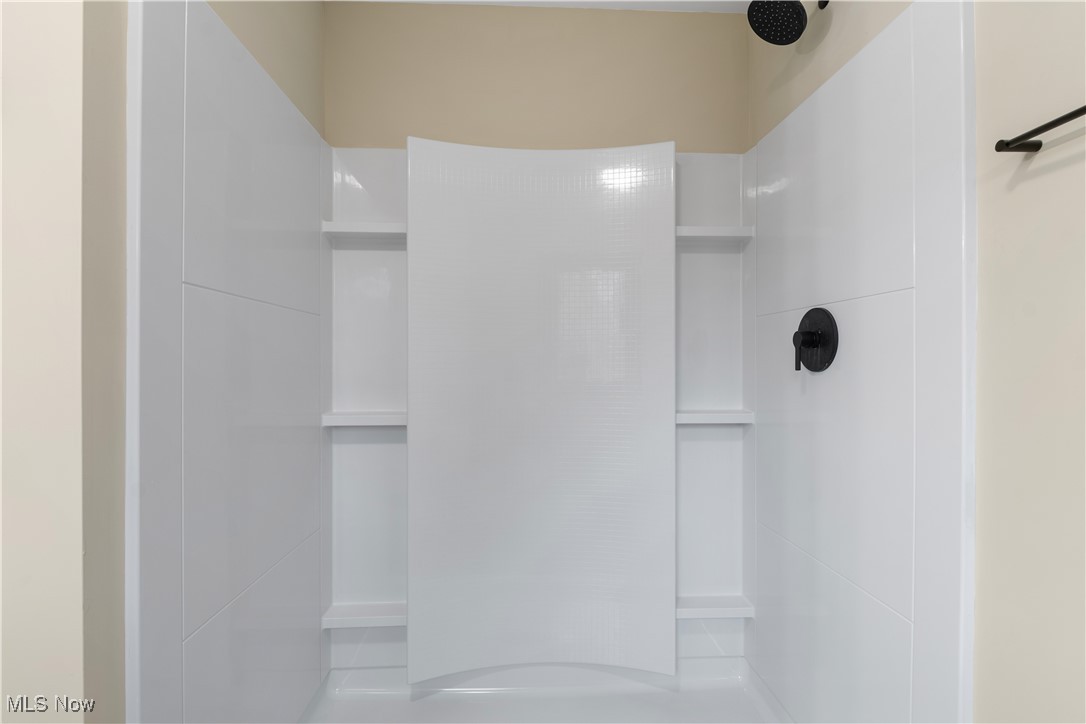 2201 Ridgewood Road Medina, OH 44256 - Photo 22 of 50 Full bathroom with a shower