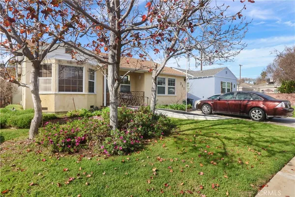 $1,449,000 | 331 North Reese Place, Burbank, CA 91506