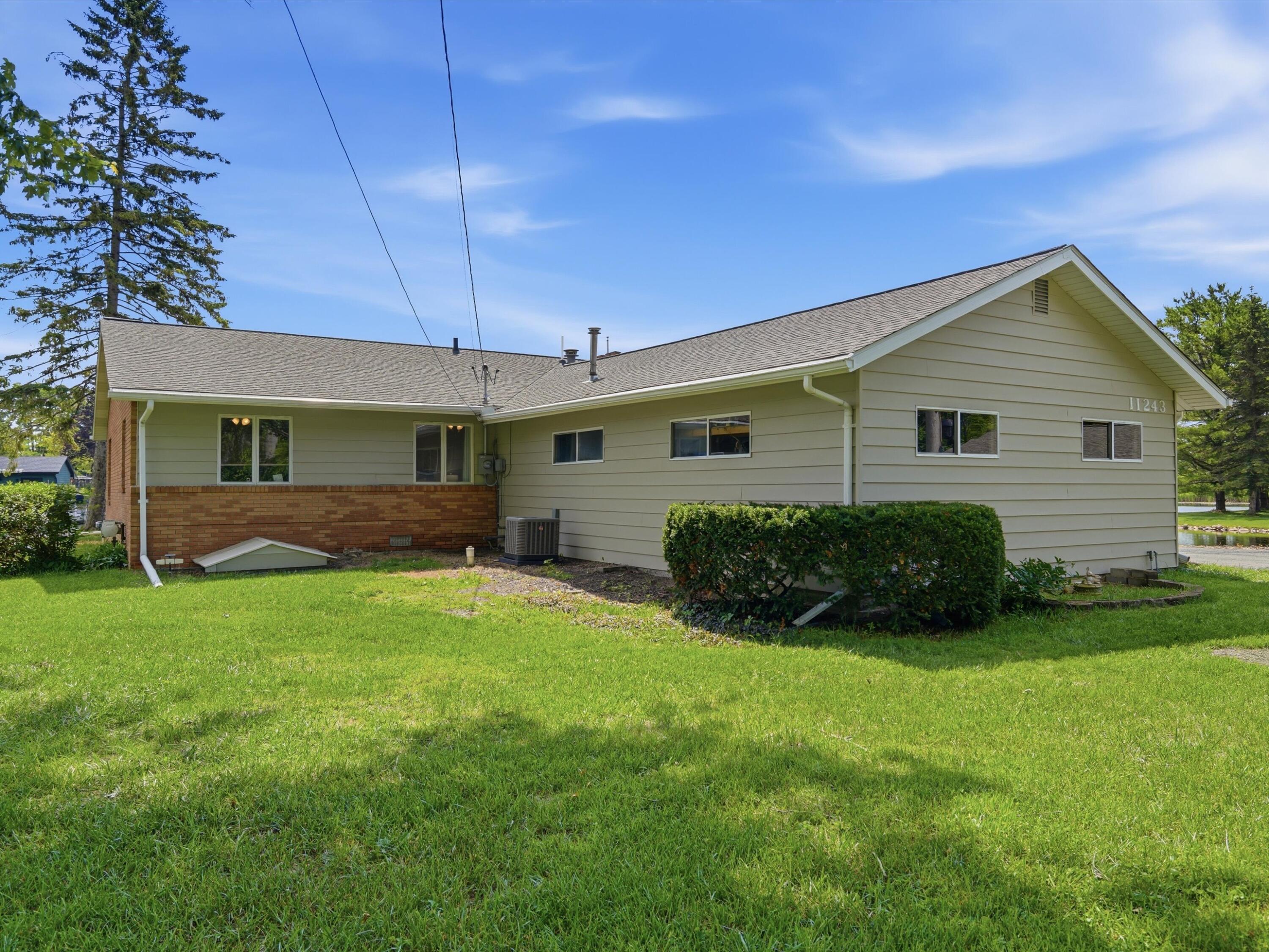 11243 Wynns Road Pinckney, MI 48169 - Photo 29 of 43 Rear View