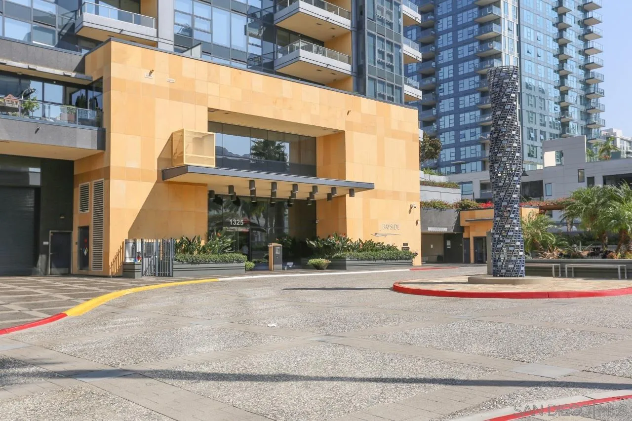 1325 Pacific Highway, Unit 1703 San Diego, CA 92101 - Photo 3 of 18