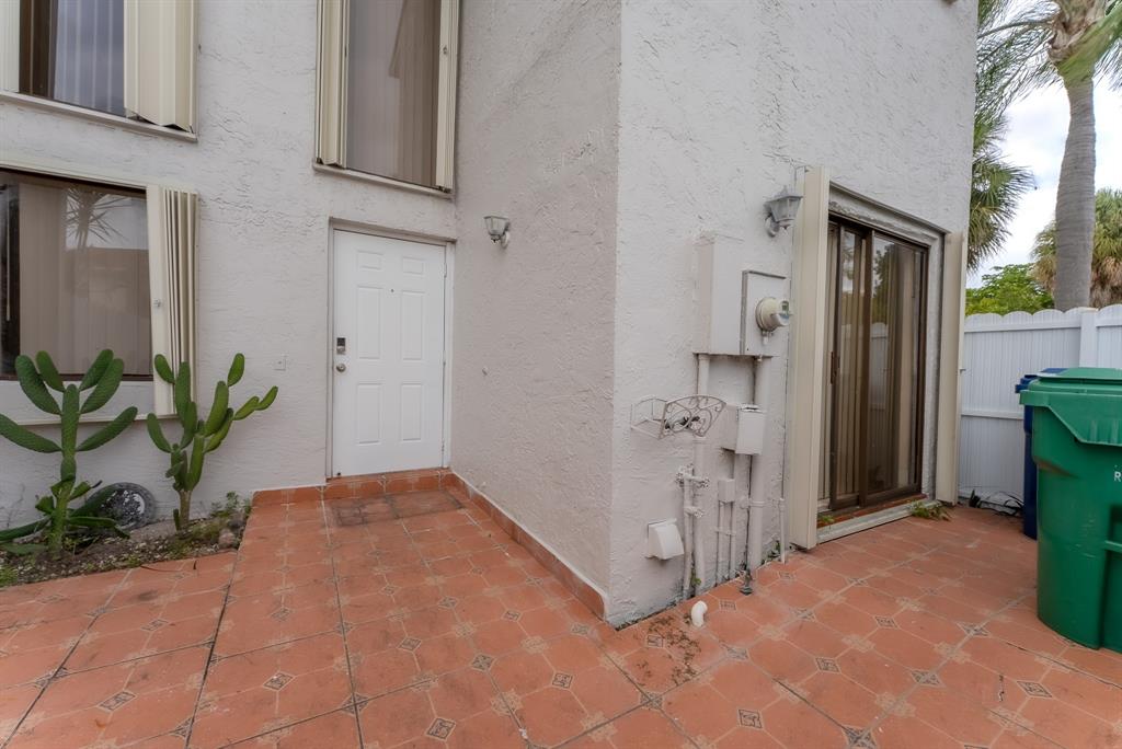 626 Northeast 195th Street, Unit 626 Miami, FL 33179 - Photo 2 of 17