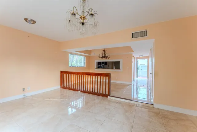 $3,200 | 626 Northeast 195th Street, Unit 626, Miami, FL 33179