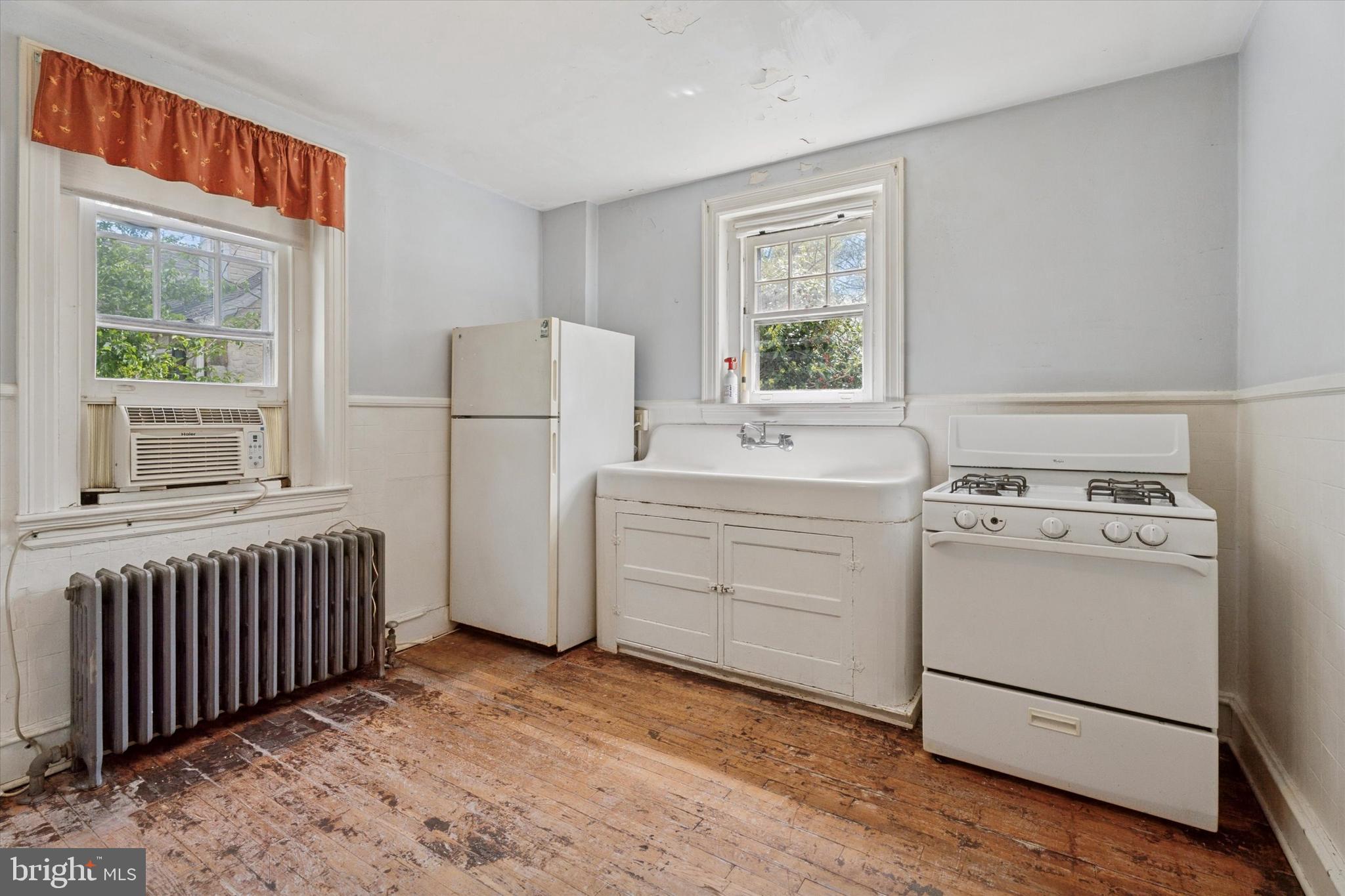 136 Erdenheim Road Glenside, PA 19038 - Photo 8 of 24 Gallery Image 8