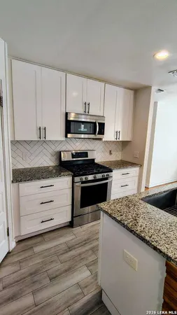 $1,795 | 1338 West Elsmere Place, San Antonio, TX 78201