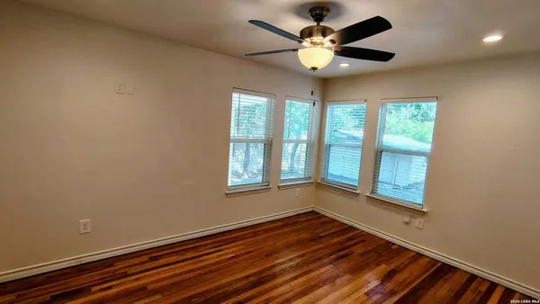 $1,795 | 1338 West Elsmere Place, San Antonio, TX 78201