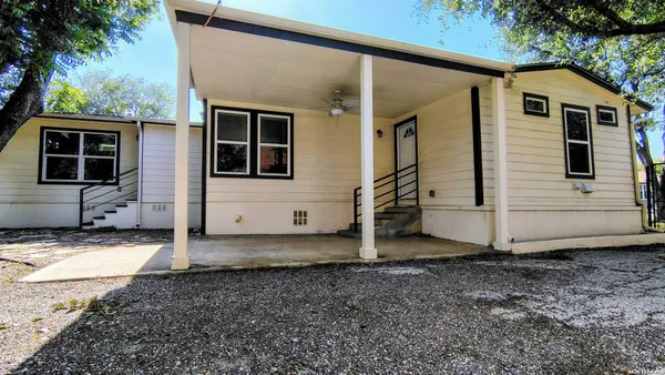 $1,795 | 1338 West Elsmere Place, San Antonio, TX 78201