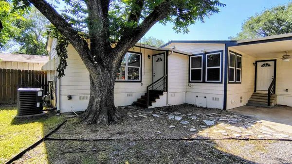 $1,795 | 1338 West Elsmere Place, San Antonio, TX 78201