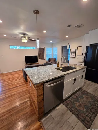 $1,795 | 1338 West Elsmere Place, San Antonio, TX 78201