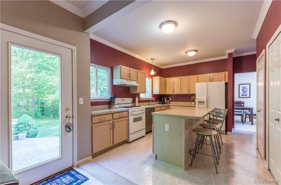 86 Eagle Ridge Road Lake Orion, MI 48360 - Photo 9 of 30 86 Eagle-11.jpg