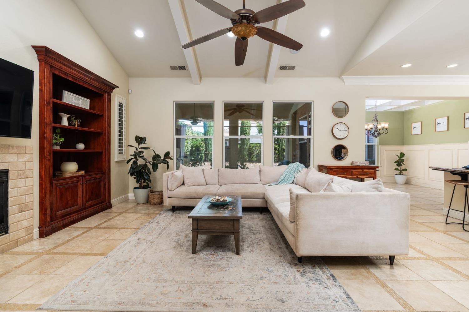 3545 Barclay Square Clovis, CA 93619 - Photo 6 of 31 a living room with furniture and a large window