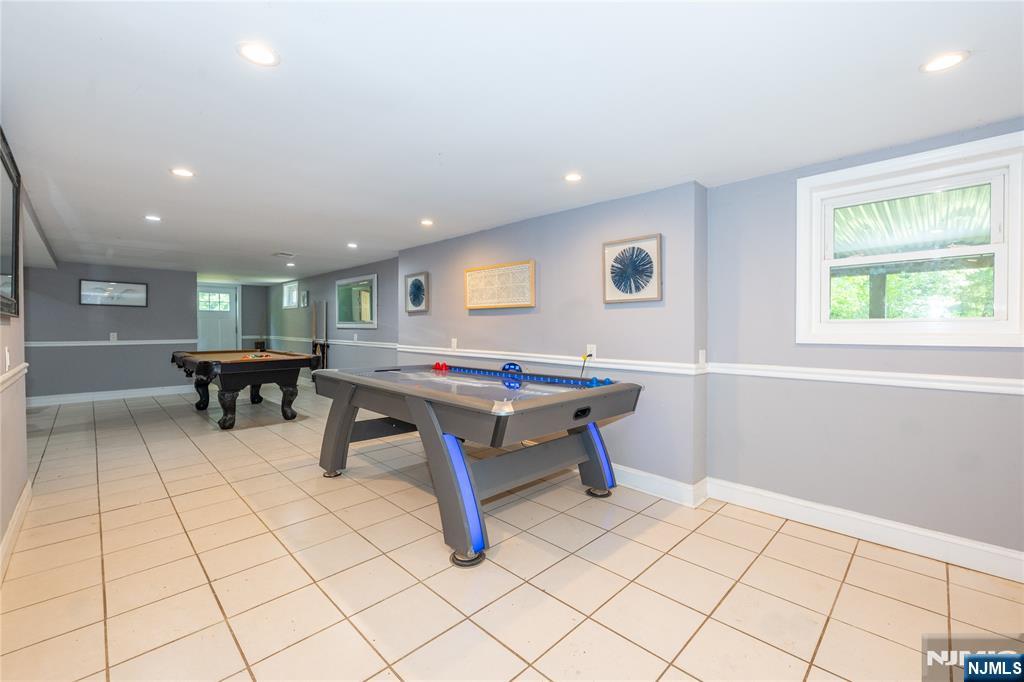 375 Queens Court Ridgewood, NJ 07450 - Photo 38 of 50
