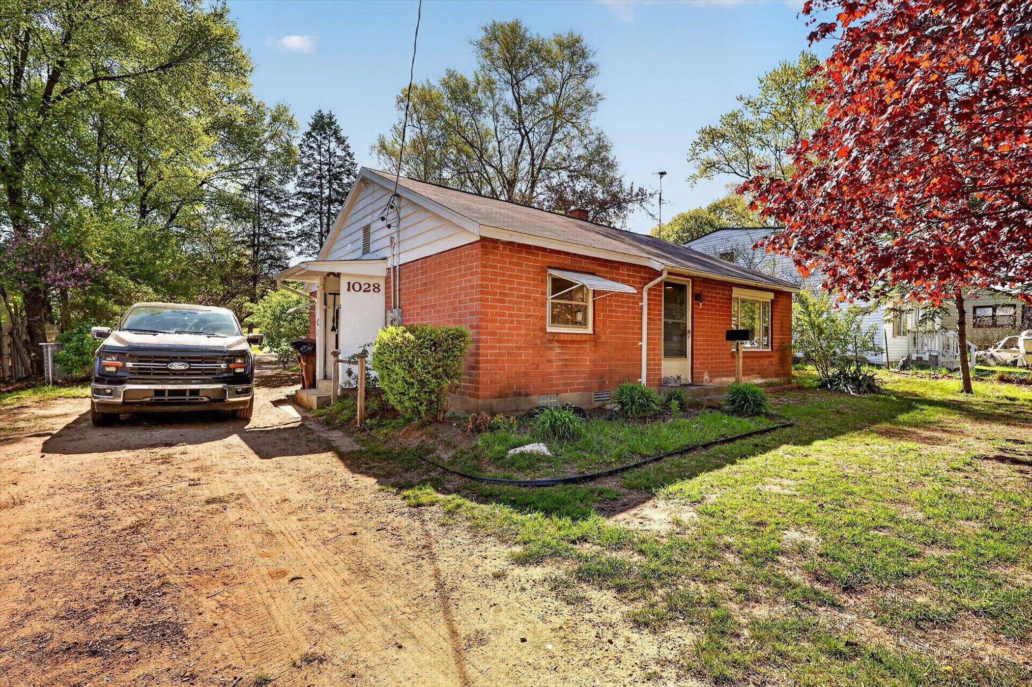 1028 Alderman Street Belding, MI 48809 - Photo 2 of 54 02-1028-Alderman-St-WindowStill-Photogra