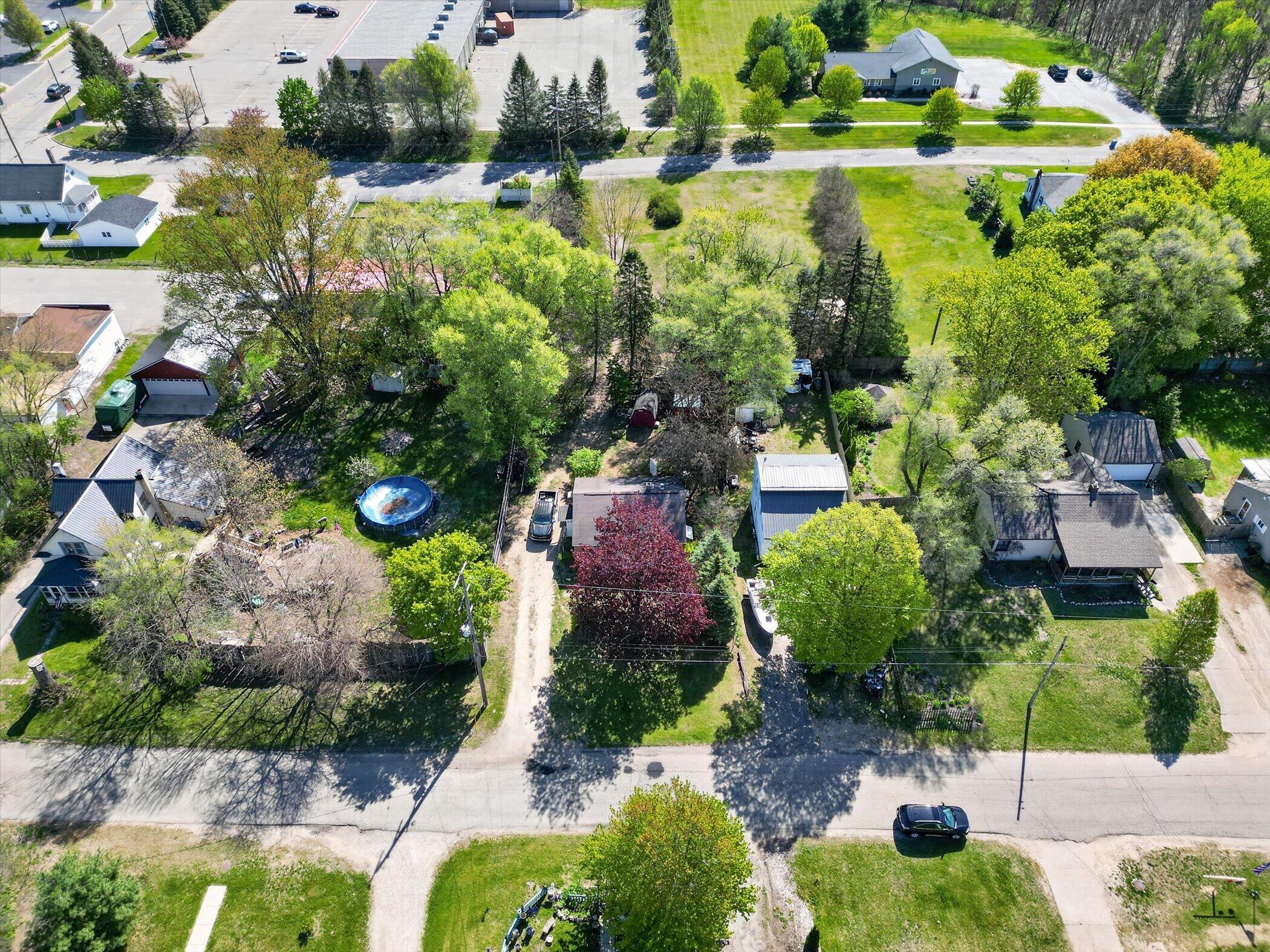 1028 Alderman Street Belding, MI 48809 - Photo 40 of 54 40-1028-Alderman-St-WindowStill-Photogra