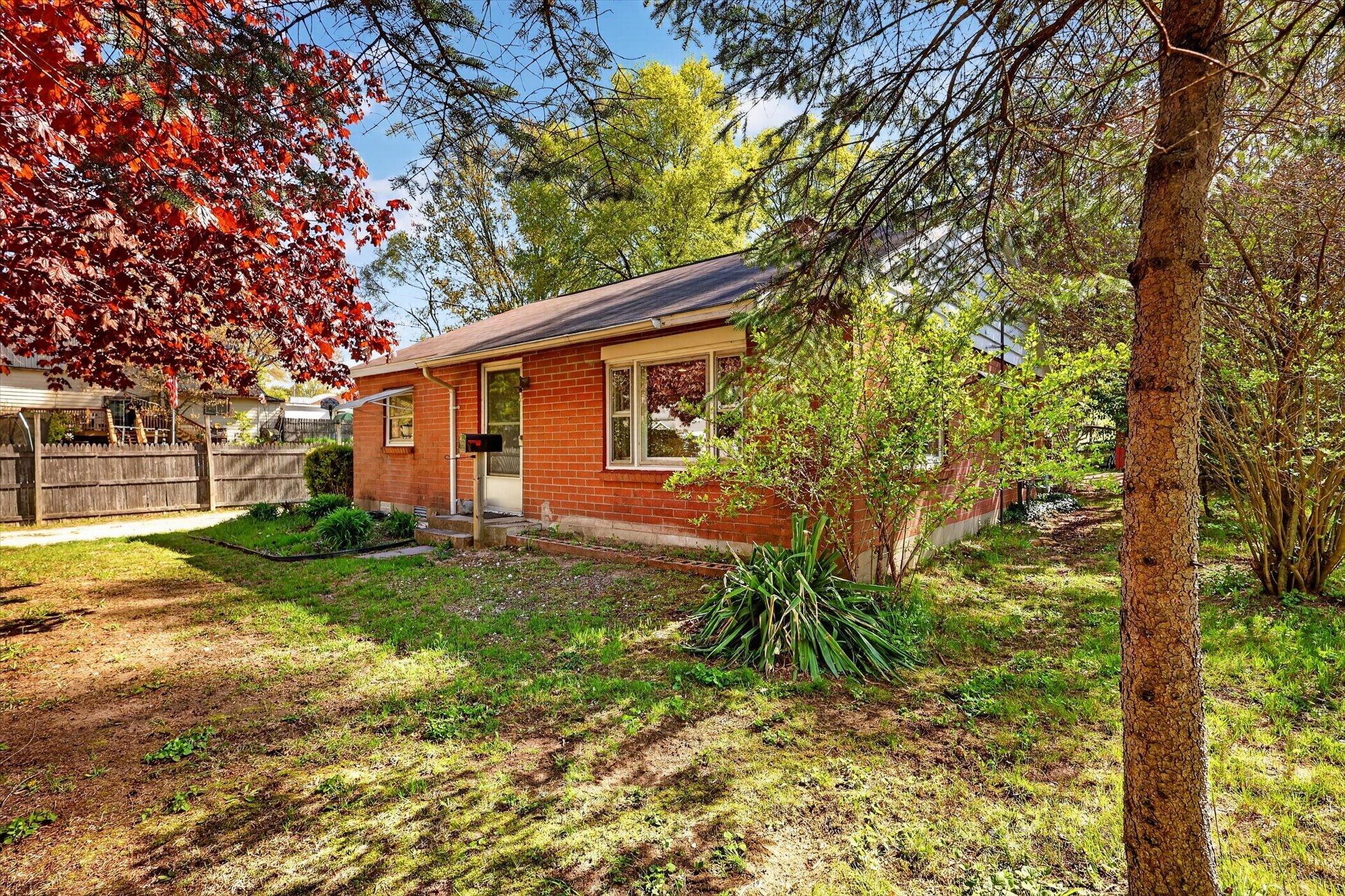 1028 Alderman Street Belding, MI 48809 - Photo 4 of 54 04-1028-Alderman-St-WindowStill-Photogra