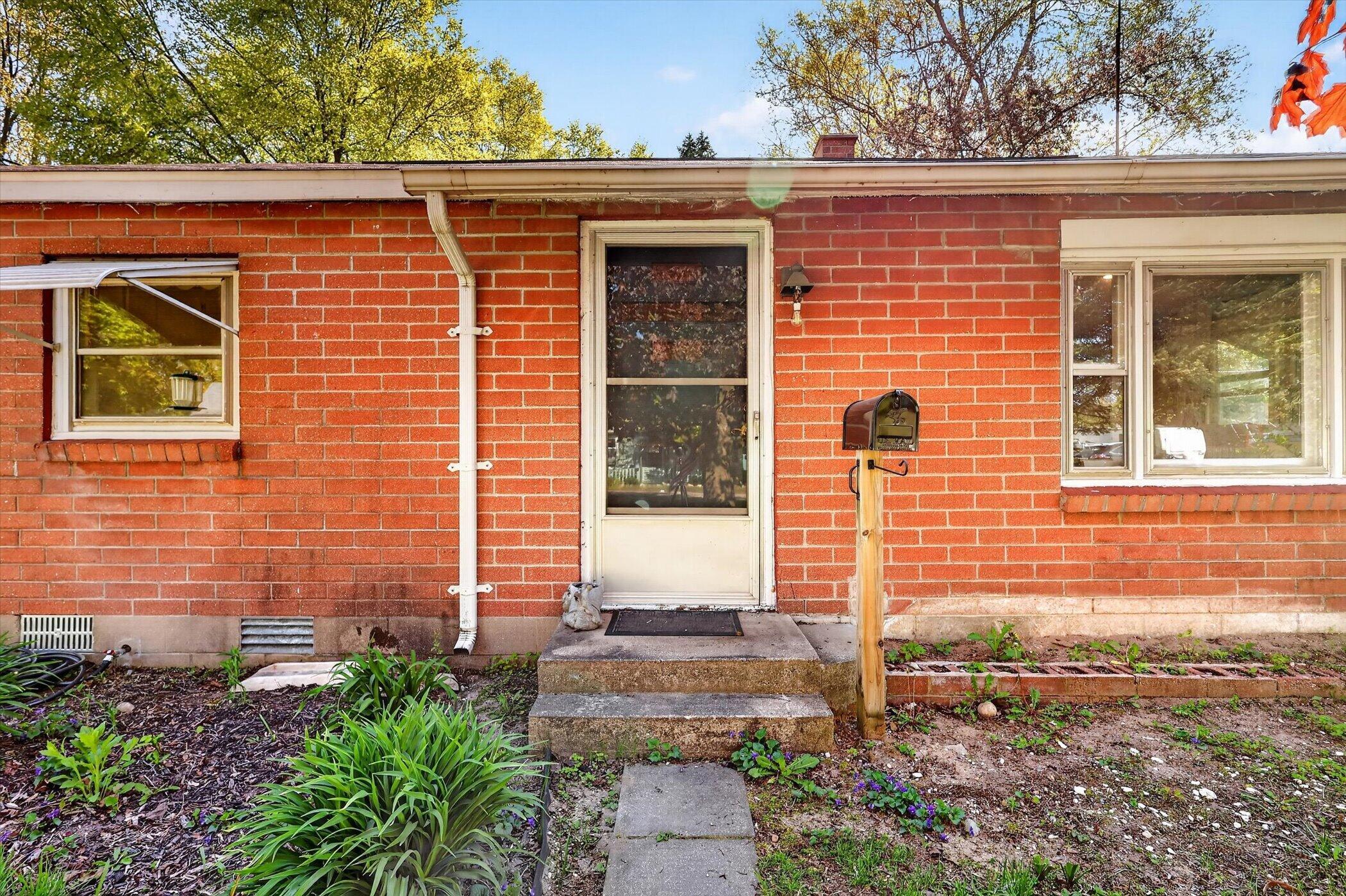 1028 Alderman Street Belding, MI 48809 - Photo 5 of 54 05-1028-Alderman-St-WindowStill-Photogra