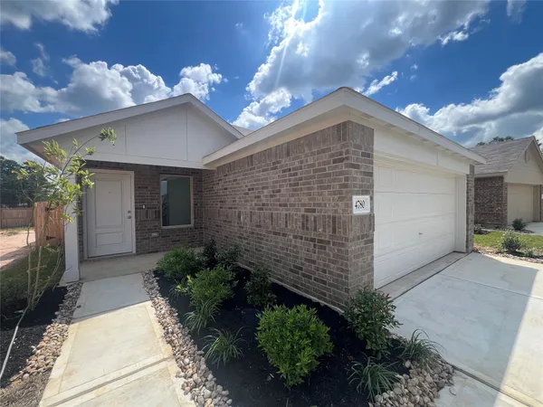 $1,775 | 14780 South Ascot Bend Circle, Conroe, TX 77306