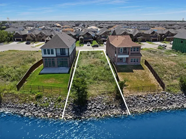 $275,000 | 18021 Lake Ray Hubbard Drive, Forney, TX 75126