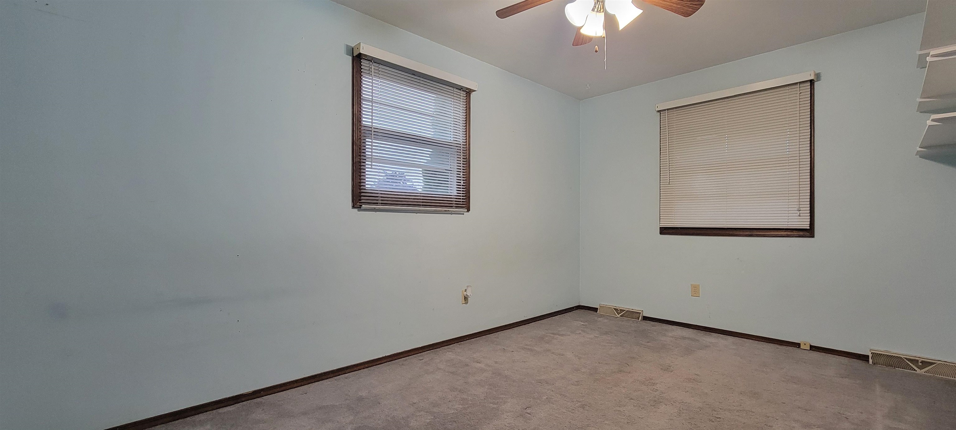 517 Menlo Park Road Green Bay, WI 54302 - Photo 12 of 33