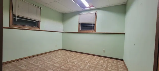 $314,900 | 517 Menlo Park Road, Green Bay, WI 54302