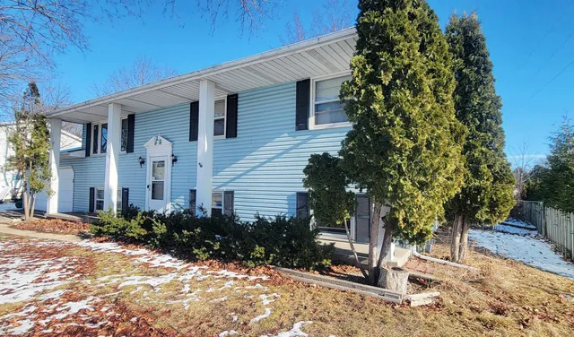 $314,900 | 517 Menlo Park Road, Green Bay, WI 54302