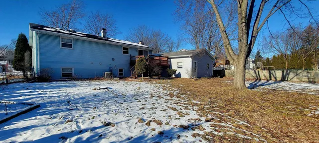 $314,900 | 517 Menlo Park Road, Green Bay, WI 54302