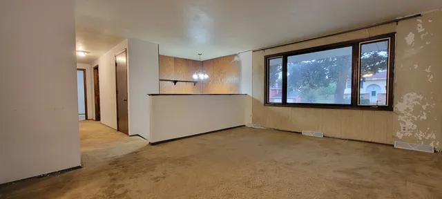 $314,900 | 517 Menlo Park Road, Green Bay, WI 54302