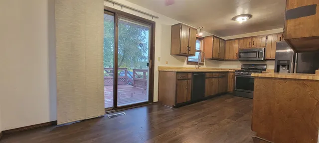 $314,900 | 517 Menlo Park Road, Green Bay, WI 54302