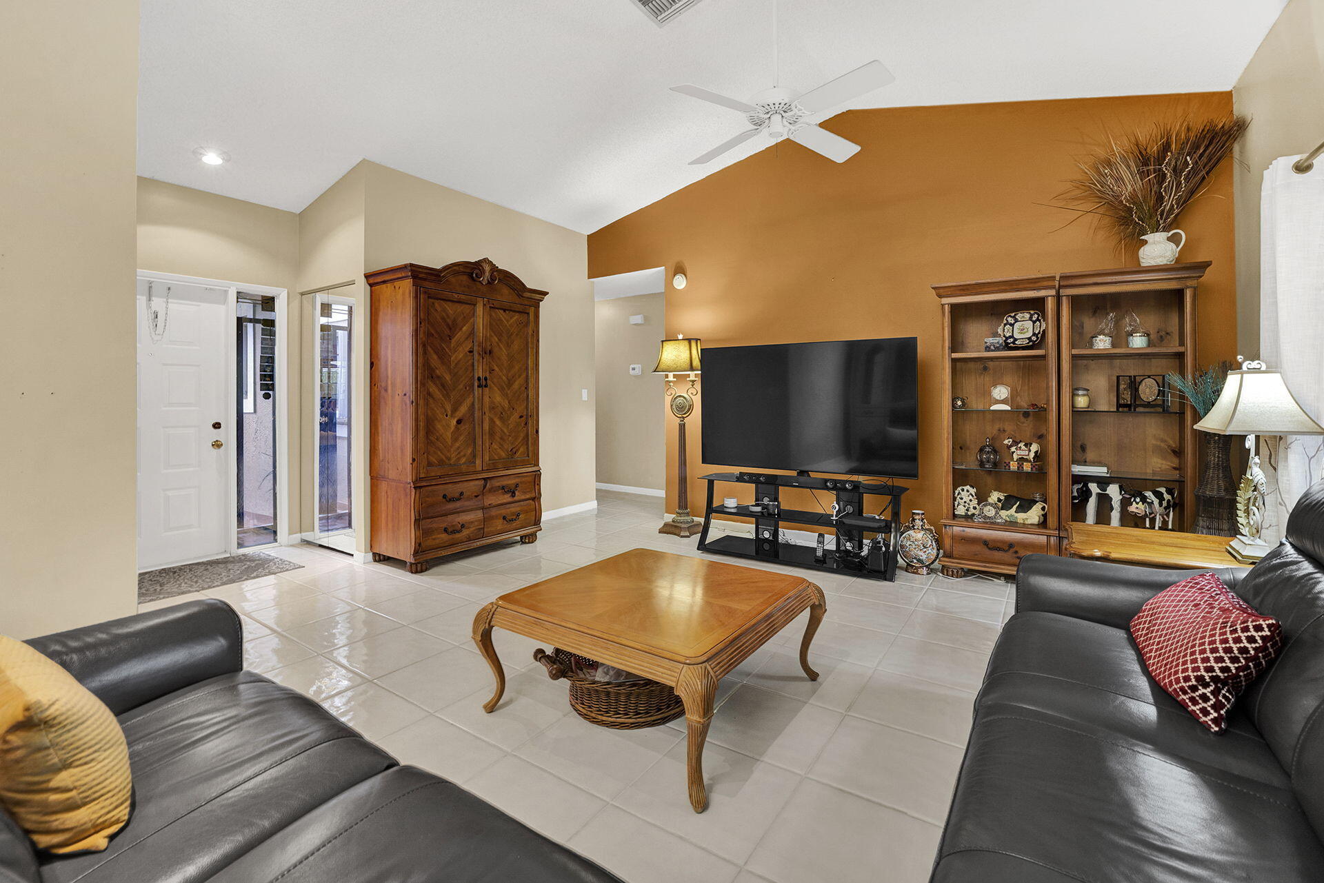 21350 Summertrace Circle Boca Raton, FL 33428 - Photo 13 of 45 Living Room