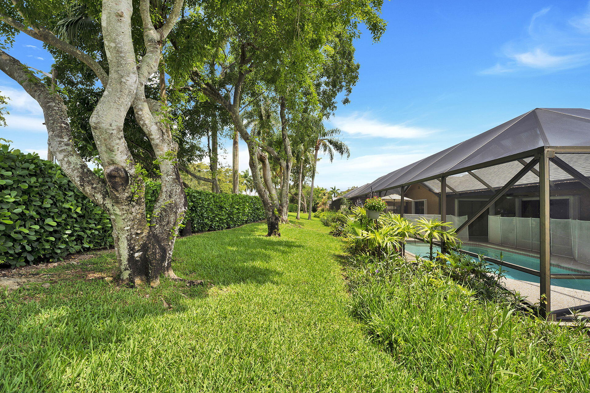 21350 Summertrace Circle Boca Raton, FL 33428 - Photo 41 of 45 Side view