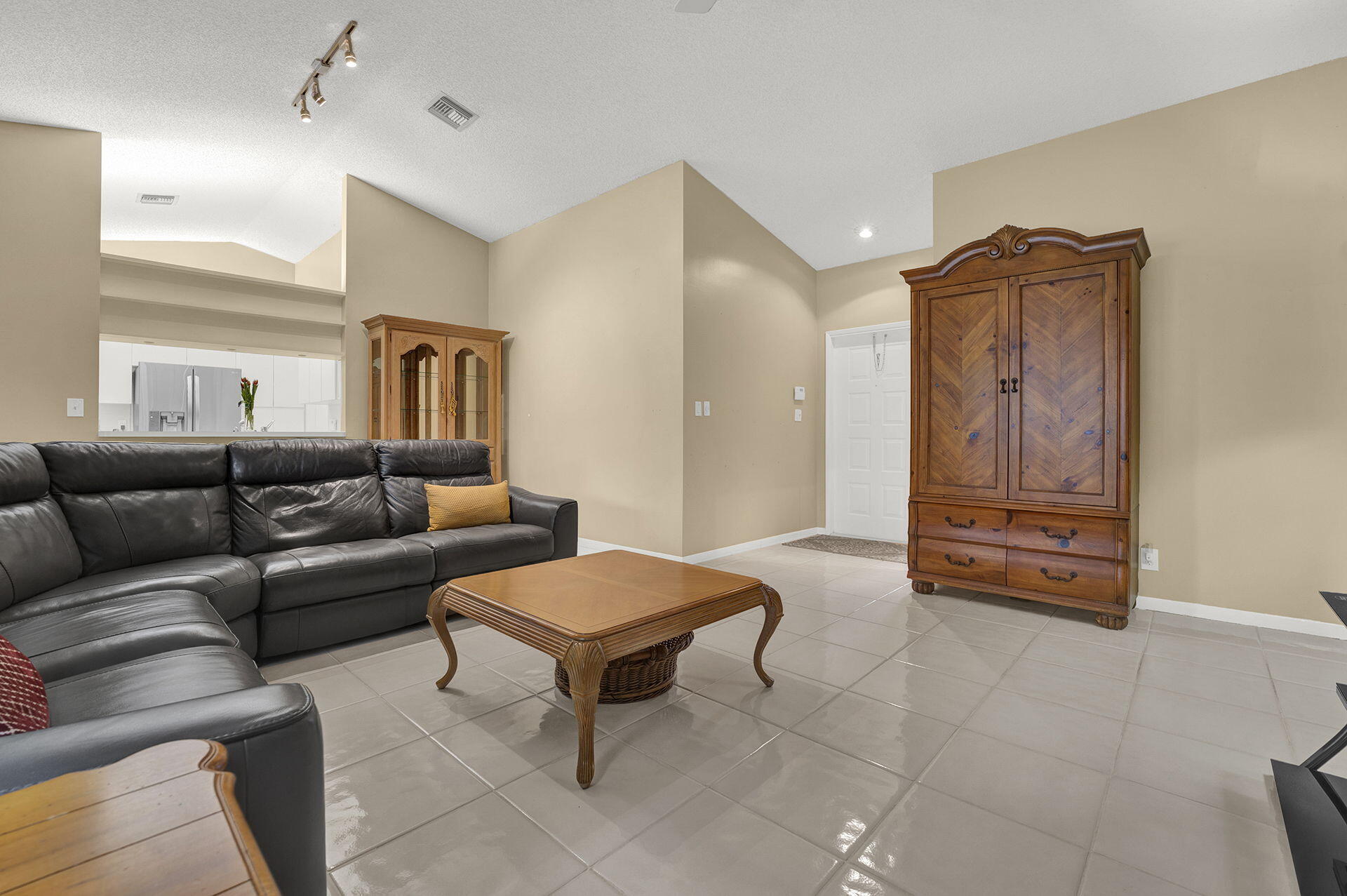 21350 Summertrace Circle Boca Raton, FL 33428 - Photo 10 of 45 Living Room