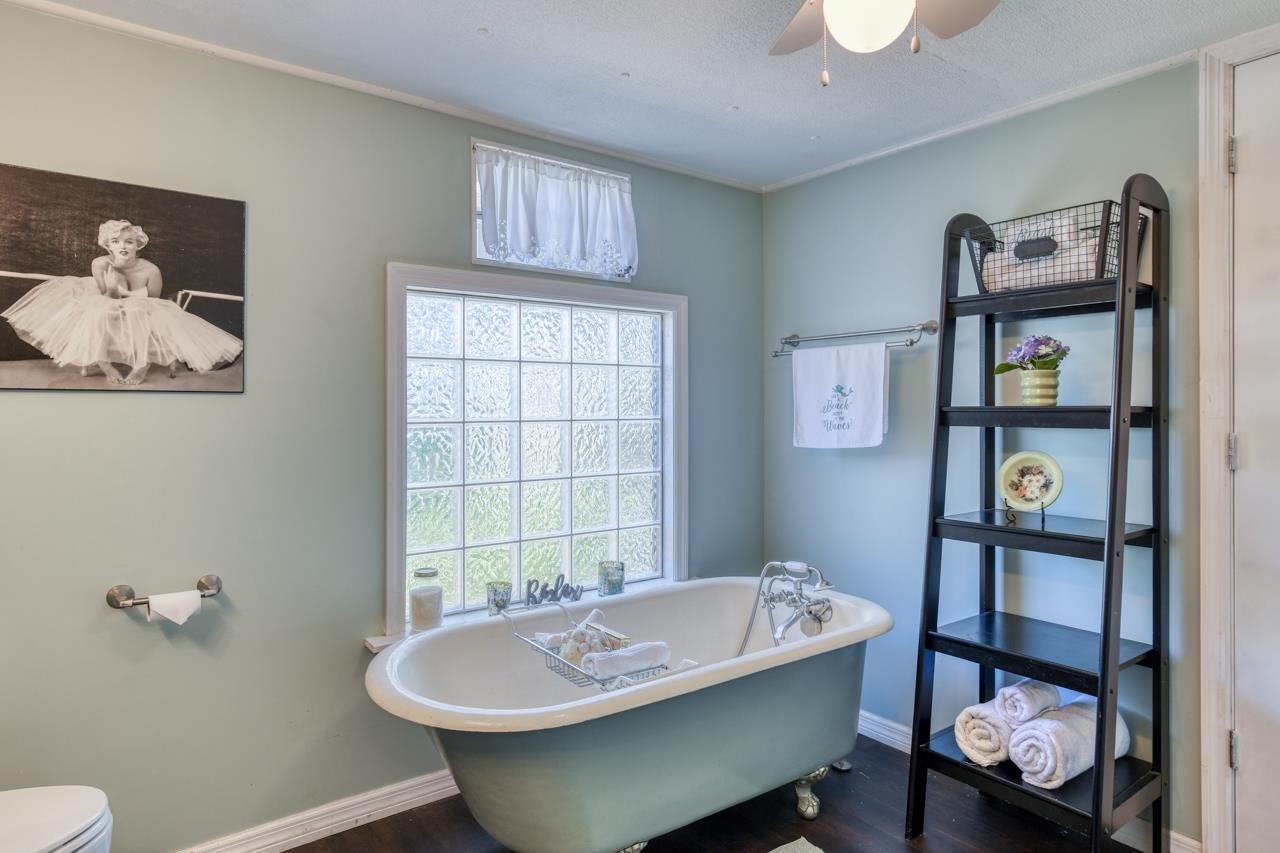 231 Hildago Road St. Augustine, FL 32080 - Photo 33 of 49 a bathroom with a sink and a bathtub