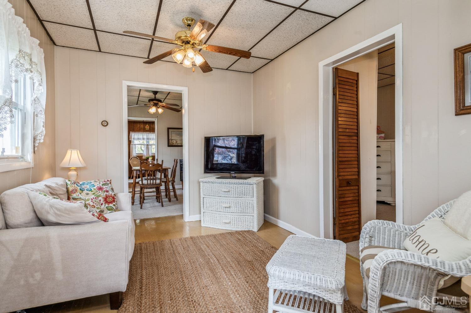 41 Florida Grove Road Keasbey, NJ 08832 - Photo 4 of 22 Gallery Image 4