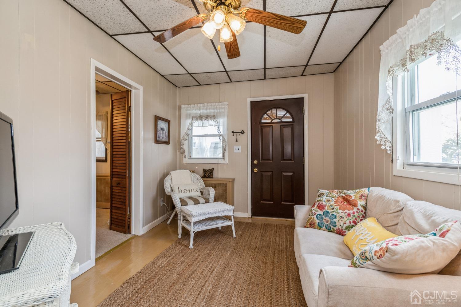 41 Florida Grove Road Keasbey, NJ 08832 - Photo 5 of 22 Gallery Image 5
