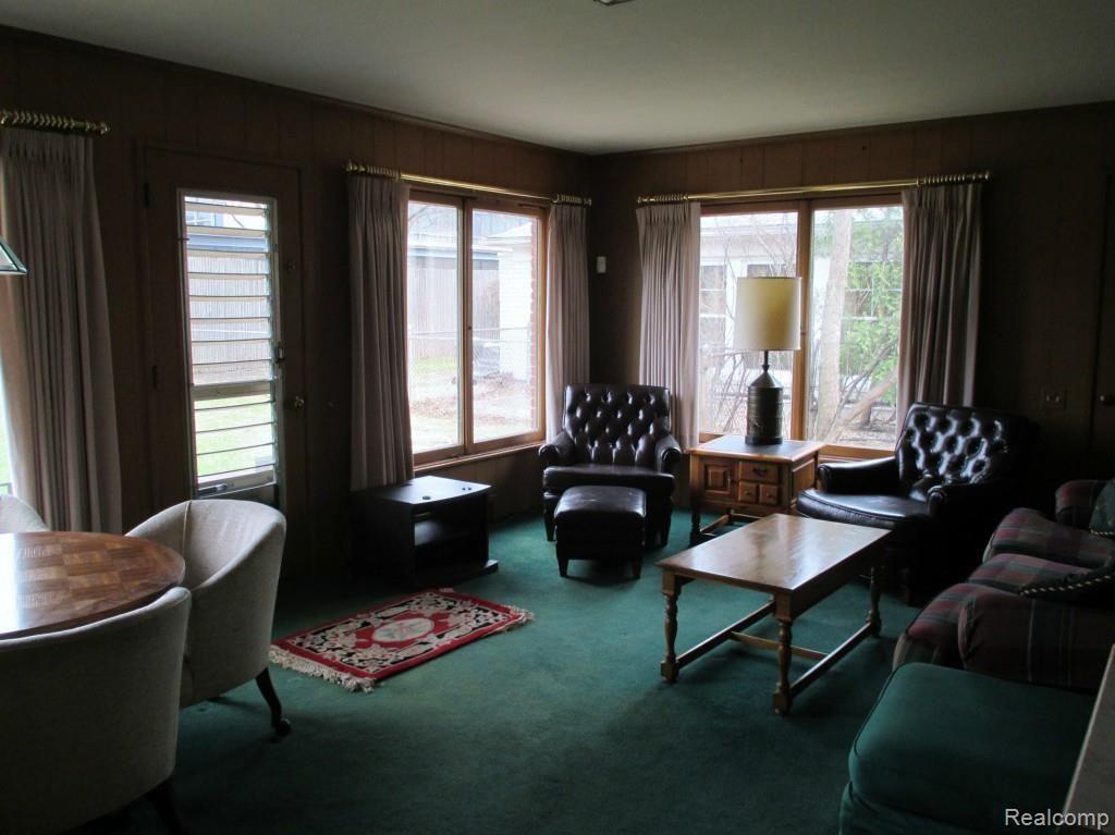 578 Thorntree Road Grosse Pointe, MI 48236 - Photo 7 of 11 7.JPG