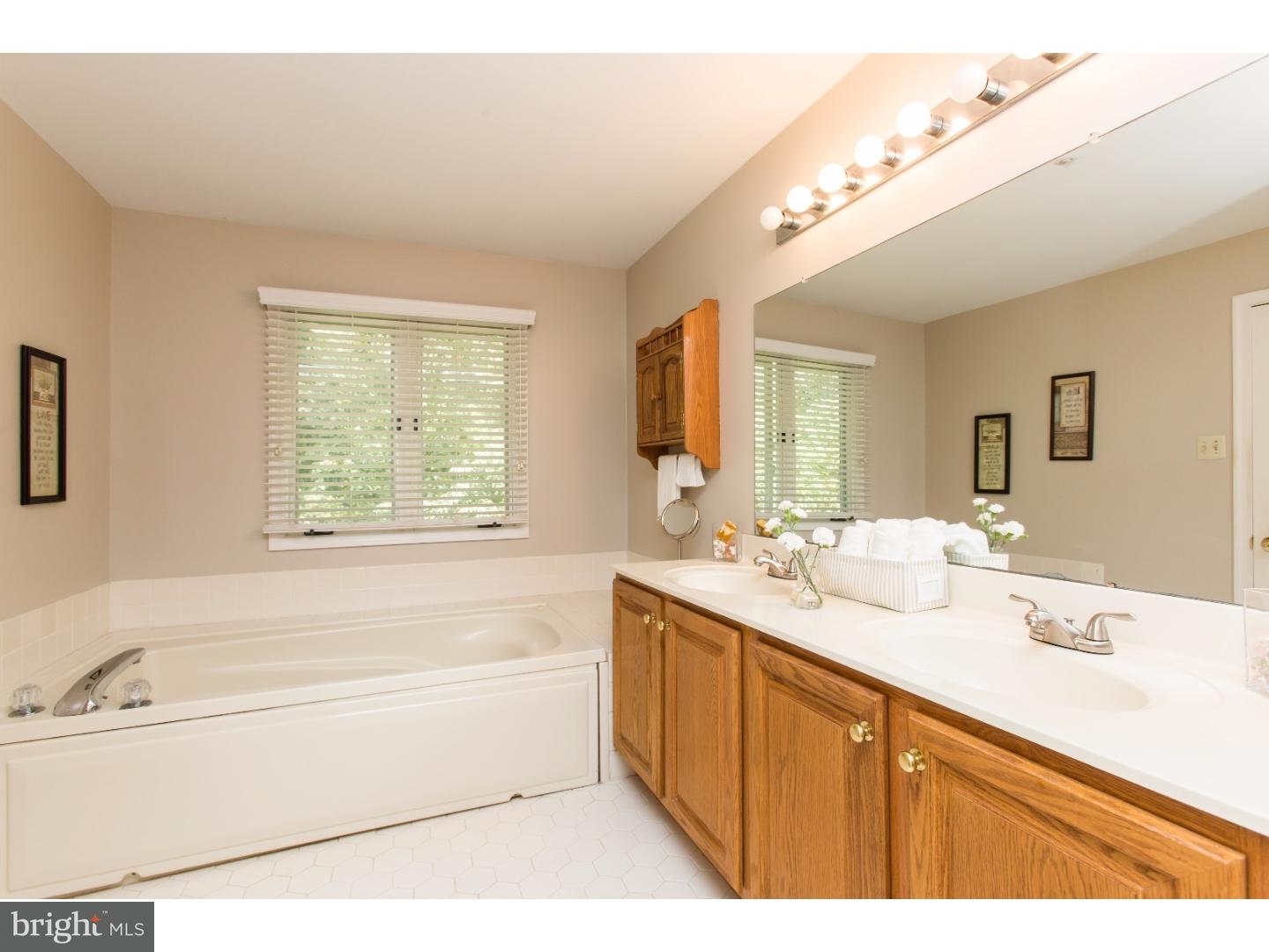 222 Fox Run Exton, PA 19341 - Photo 17 of 21 Gallery Image 17