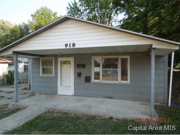 918 East Percy Avenue Springfield, IL 62702 - Photo 1 of 6