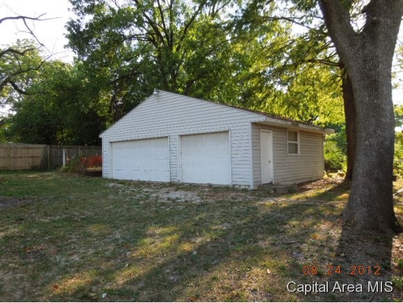 918 East Percy Avenue Springfield, IL 62702 - Photo 3 of 6
